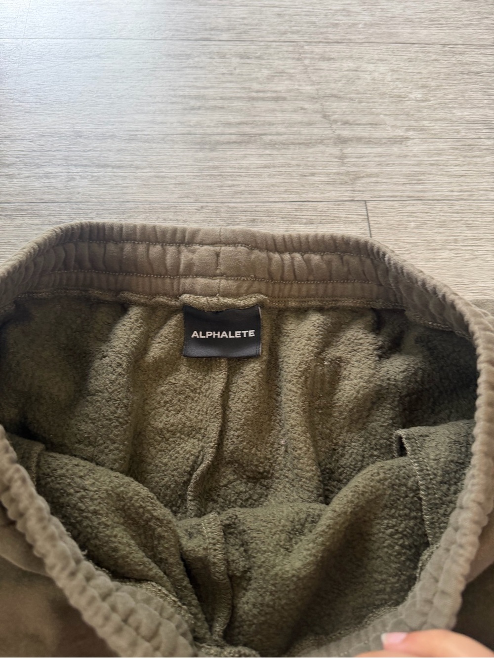 Alphalete Men's Olive Drawstring Sweat shirt - Picture 4 of 4